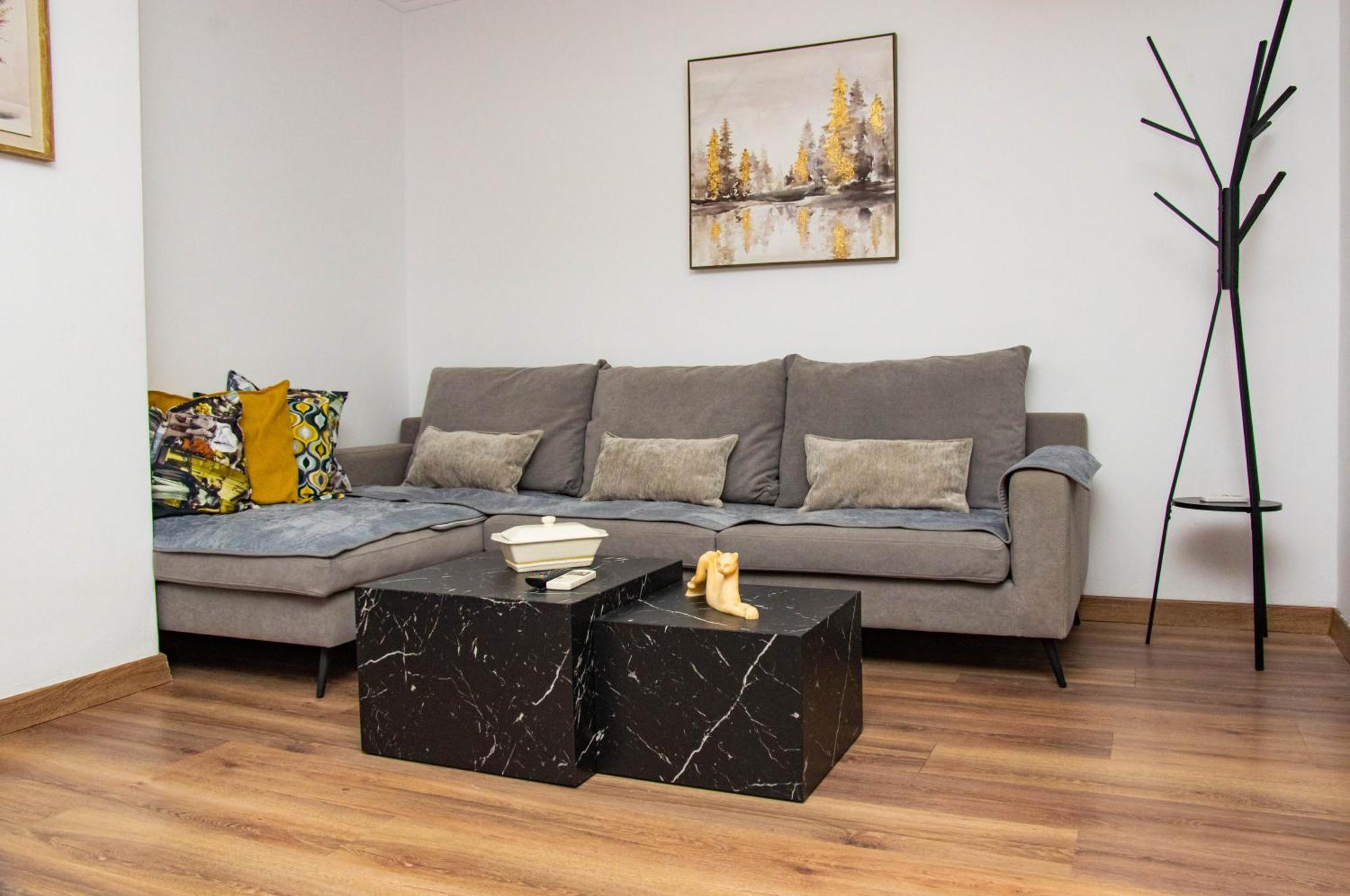 Lucas Central Relaxing House Тирана Экстерьер фото